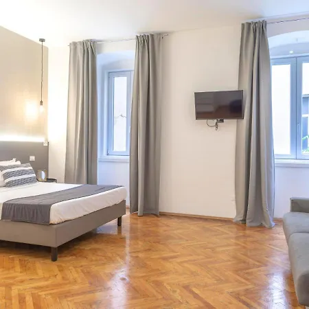 Elegante Vicino Stazione - Grey Appartement Triëst