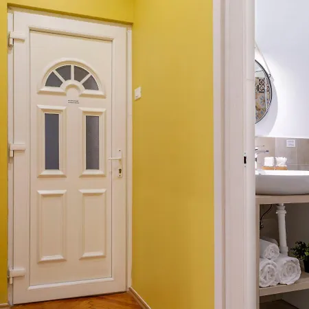 Elegante Vicino Stazione - Grey Appartement Triëst